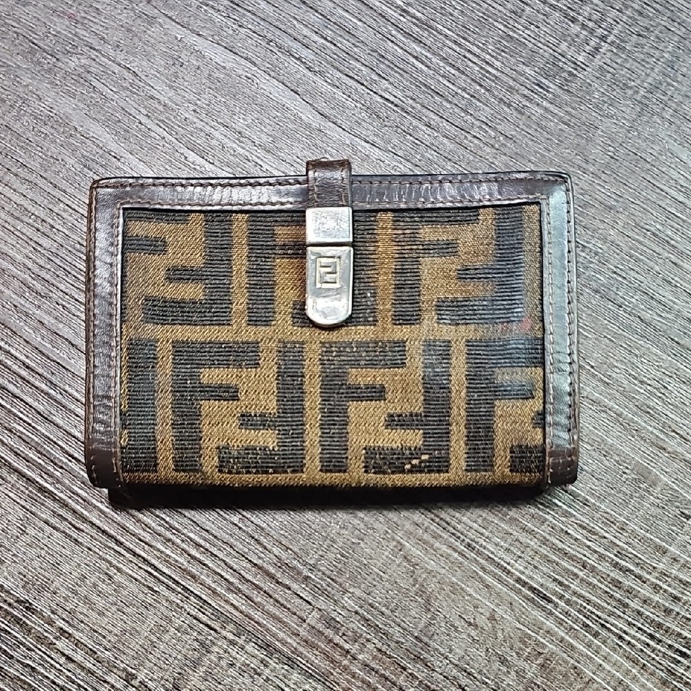 Fendi Vintage Kisslock Wallet
